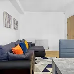 Pass The Keys Luxury Apartment In Center Manchester Parking